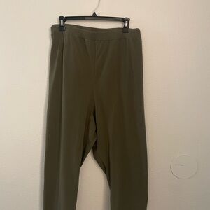 Catherine’s Supremap Collection Plus Size Olive Green Relaxed Fit Capris-Size 5X